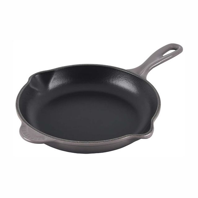Le Creuset Traditional Skillet 9" - Oyster