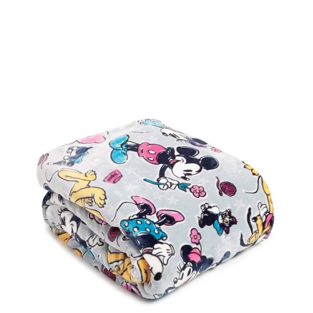 Vera Bradley Disney Cozy Life Throw Blanket-Mickey Mouse Family Fun