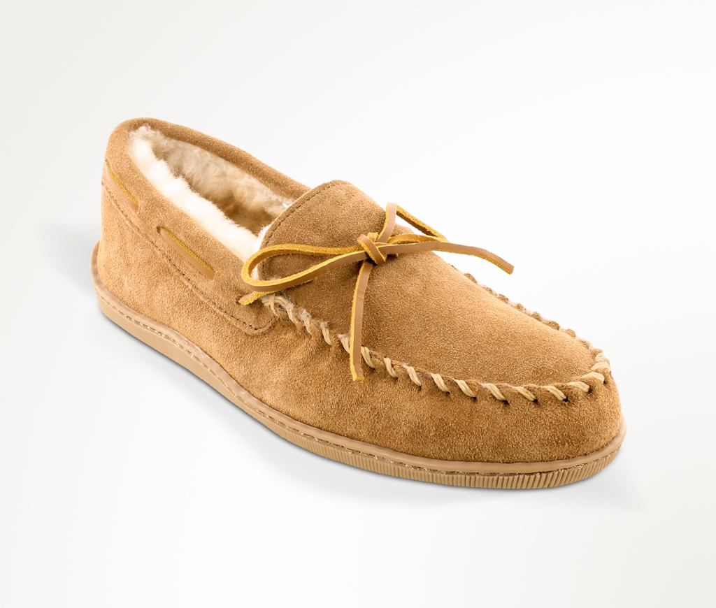 Minnetonka Men's Sheepskin Hardsole Moc