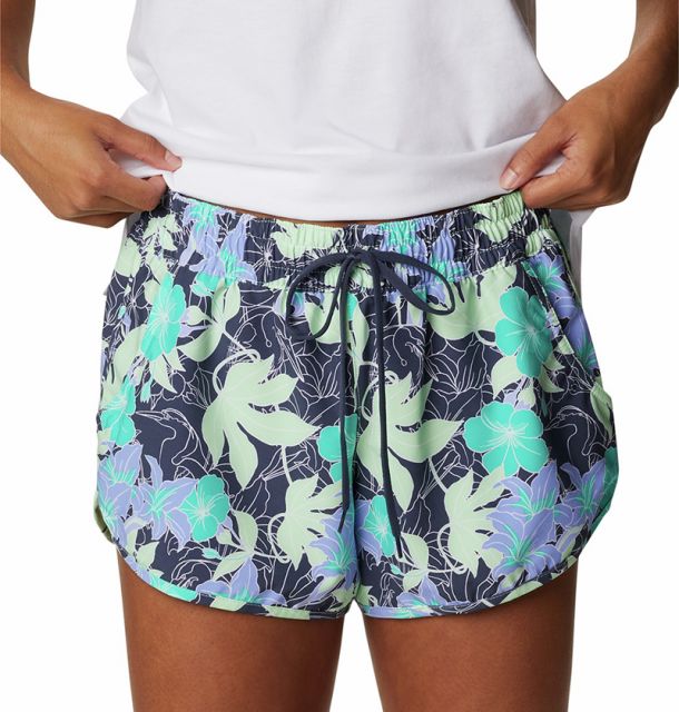 Columbia Women's Bogata Bay&trade; Stretch Printed Shorts