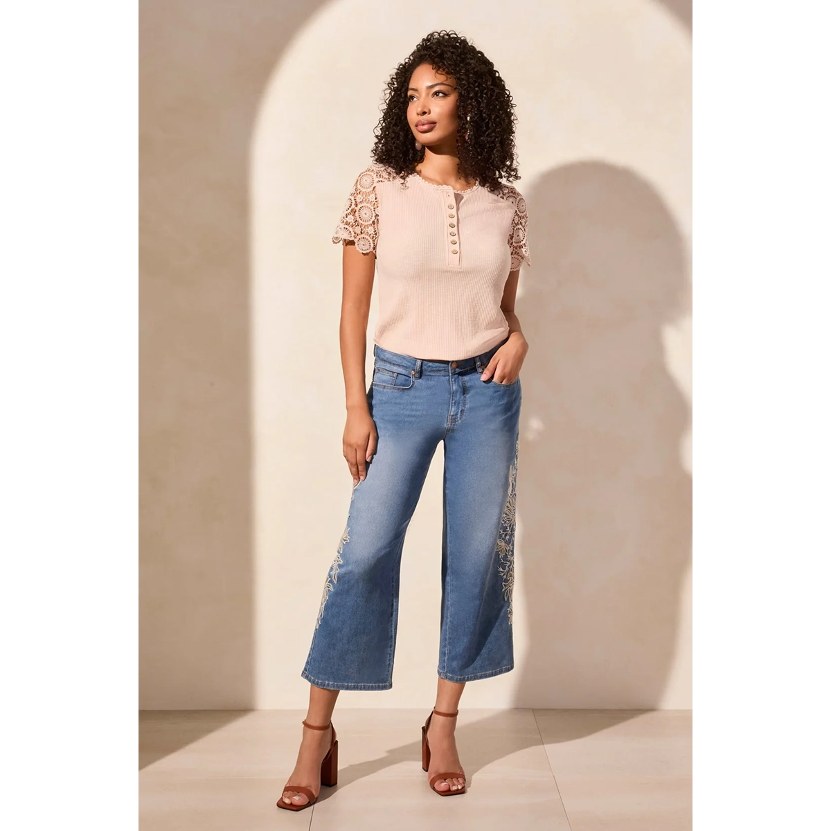 Tribal Women's Audrey Mid Rise Embroidered Girlfriend Crop Jeans